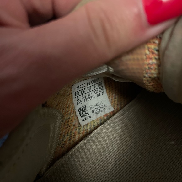 Yeezy Boost 350 V2 ‘MX Oat’ sneakers - Picture 4 of 5